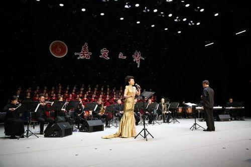 成人合唱团化妆视频