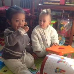 吃棒棒糖儿童视频成人,棒棒糖视频中的童年时光